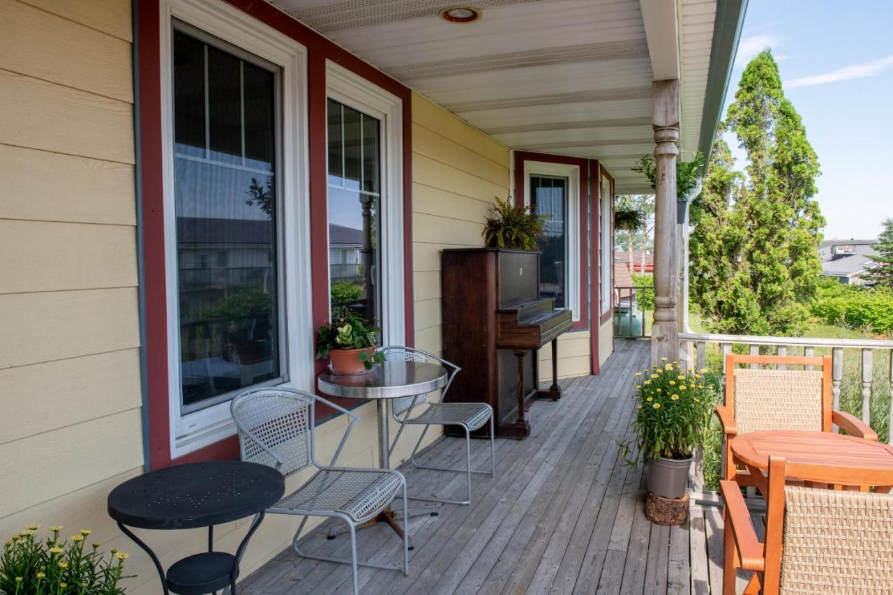 Pepperell Place Inn Inc. St. Peter's Екстериор снимка
