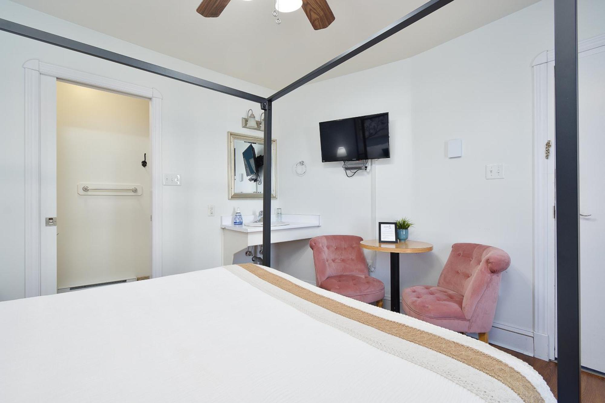 Pepperell Place Inn Inc. St. Peter's Екстериор снимка