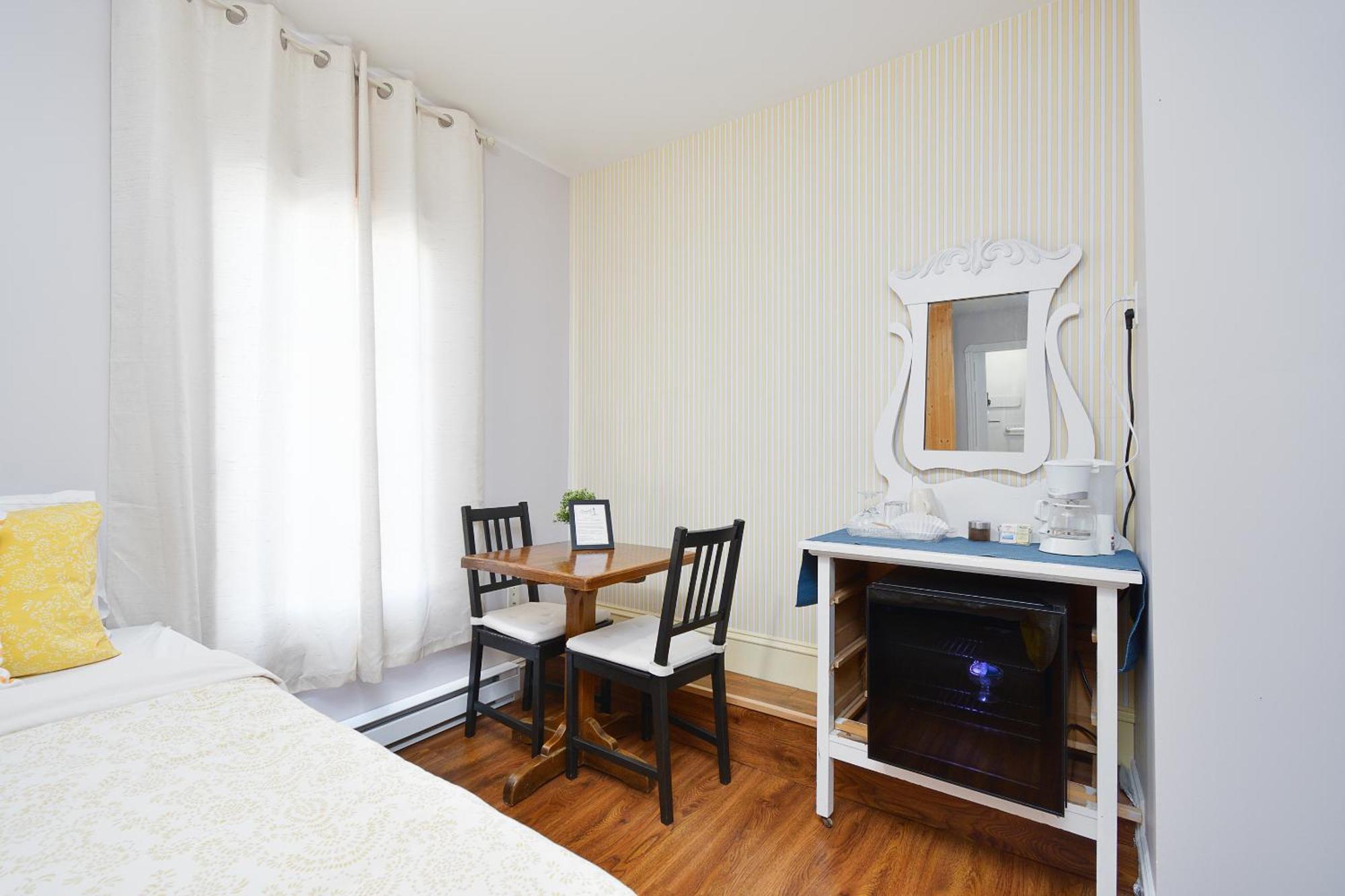 Pepperell Place Inn Inc. St. Peter's Екстериор снимка