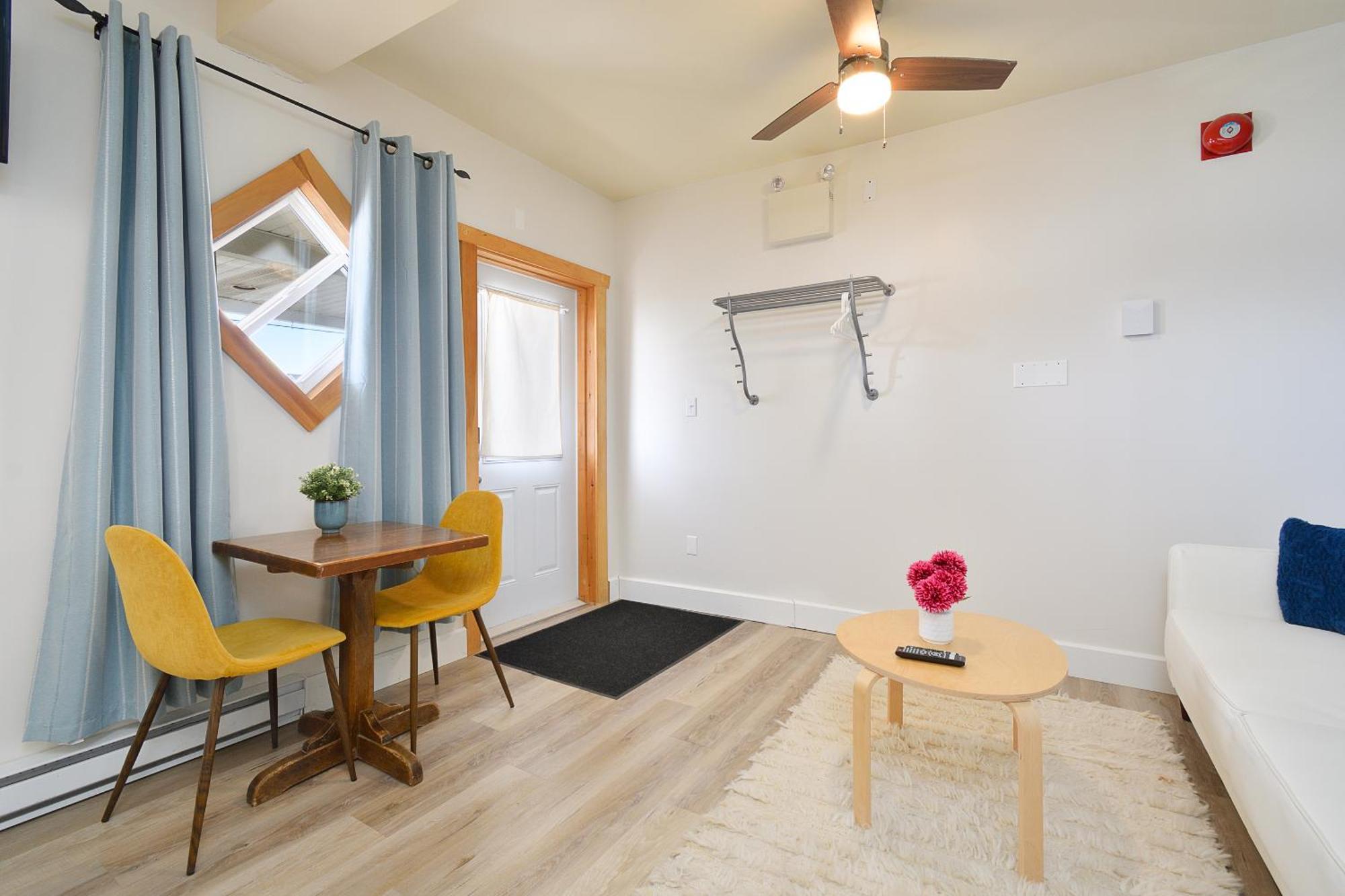 Pepperell Place Inn Inc. St. Peter's Екстериор снимка