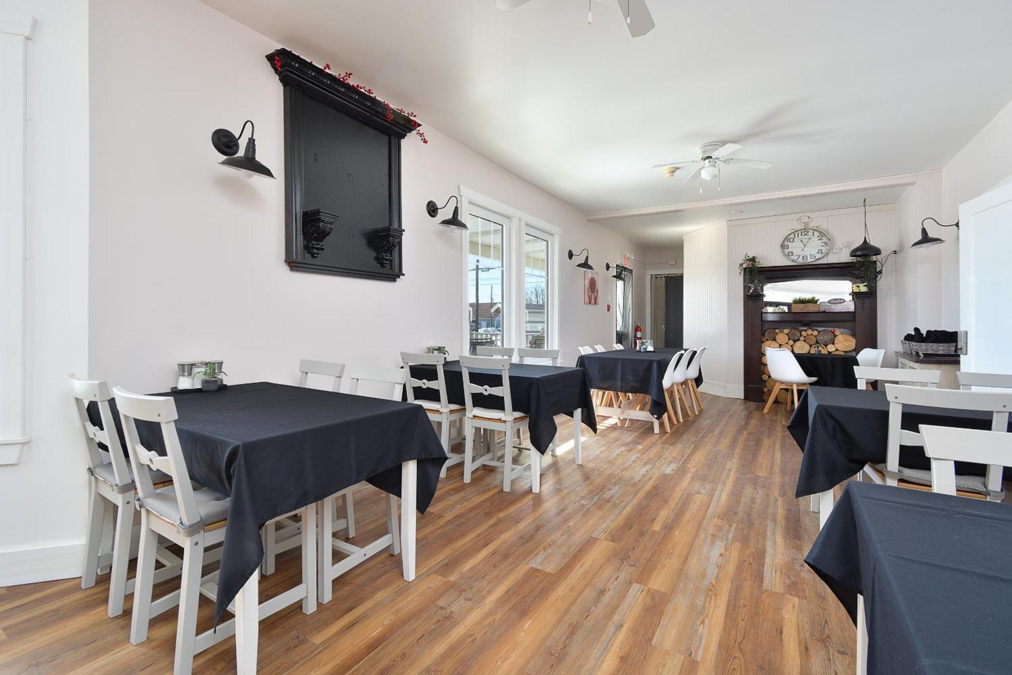 Pepperell Place Inn Inc. St. Peter's Екстериор снимка